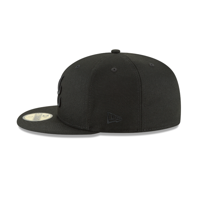 New Era Atlanta Braves MLB Blackout Basic 59FIFTY Fitted Hat