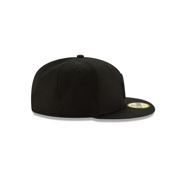 New Era Milwaukee Brewers MLB Black On Black 59FIFTY Fitted Hat