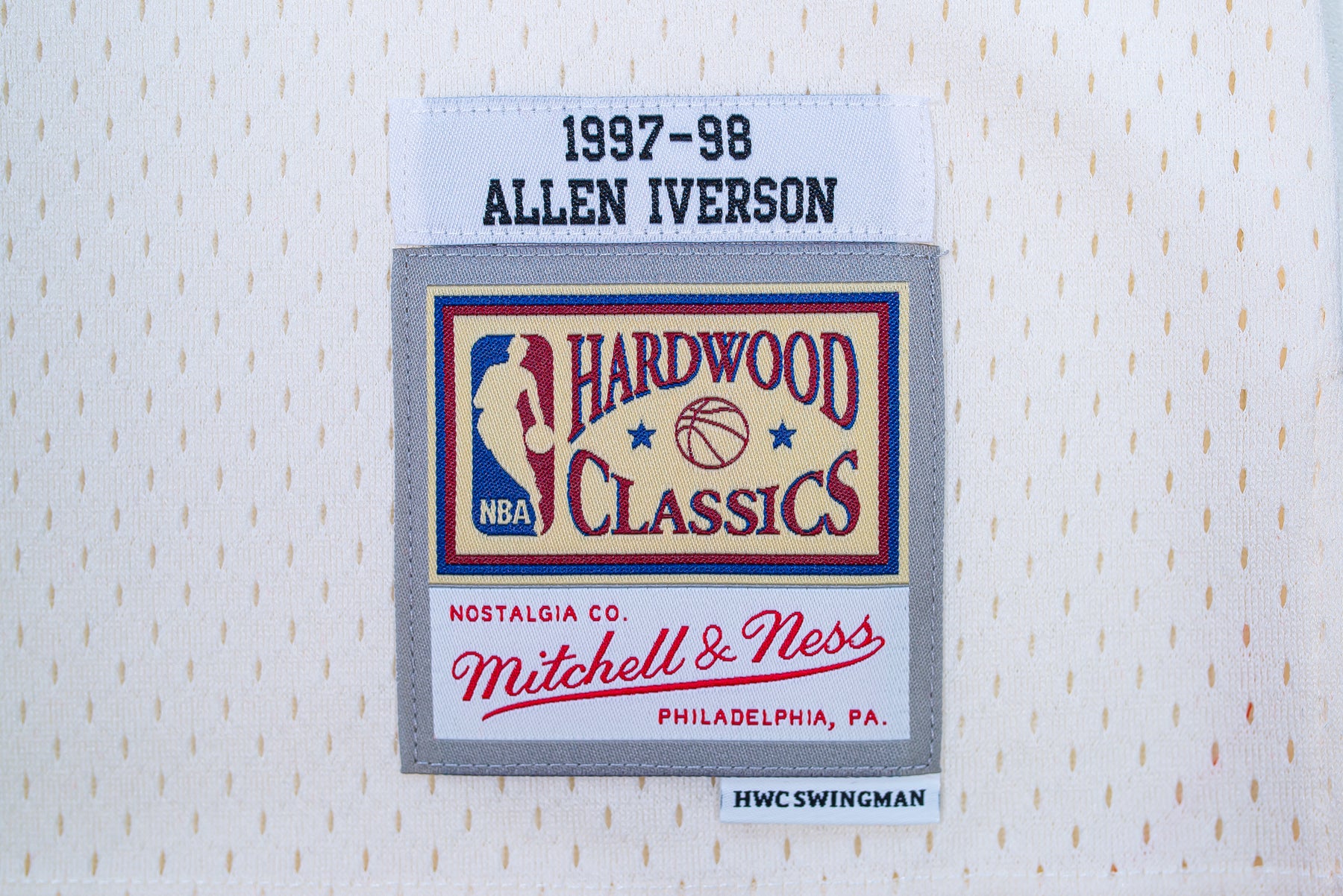 Mitchell & Ness 76ers NBA Cream Swingman Jersey 1997 Allen Iverson L / Off White